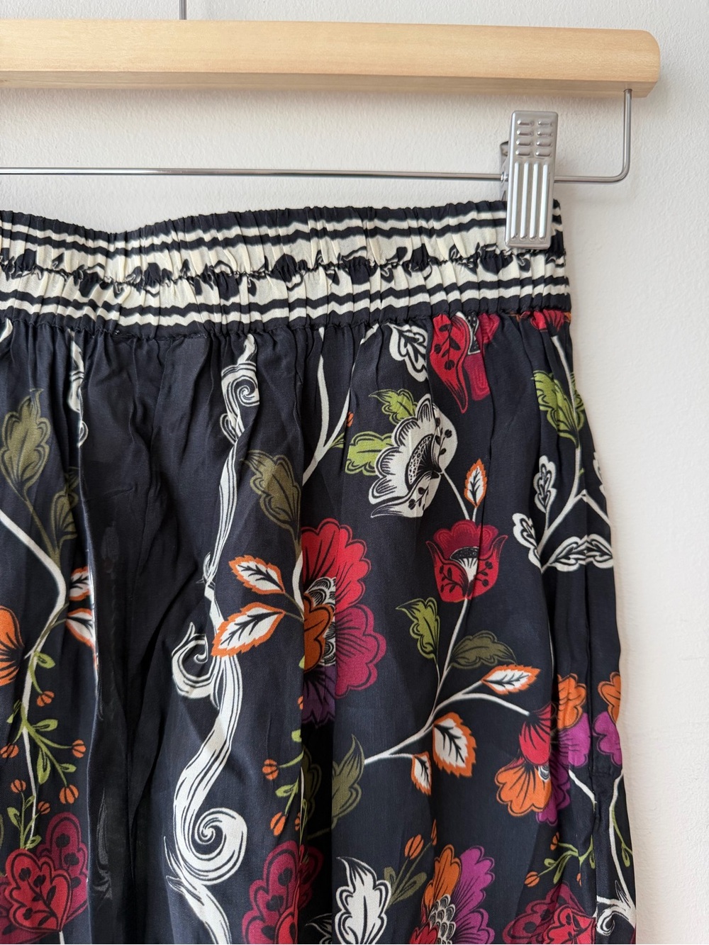 Farm Rio Rocco Flowers Pants NWT - Picture 8 of 8